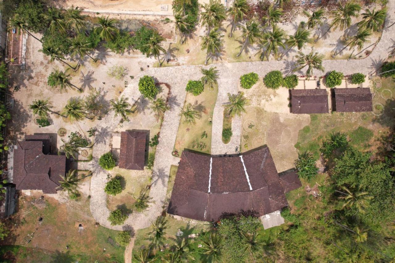 Dewa Daru Resort Karimunjawa Exterior foto